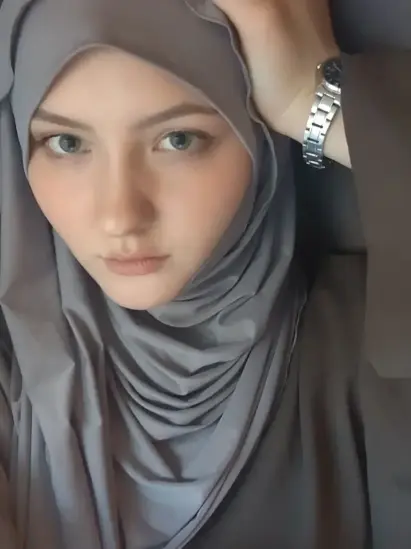 أنجلينا من موسكو - فتاة روسية اغتنقت الاسلام وتبحث عن زواج حلال