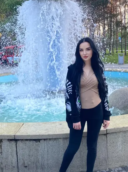 الملف الشخصي لآيلين من تركيا مانافغات 29 سنة مسلمة