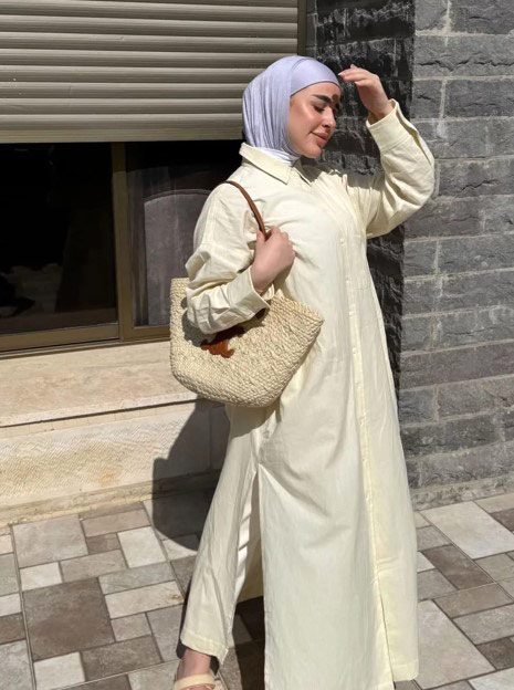 صورة شخصية لفتاة من أغادير بالمغرب في إطلالة طبيعية